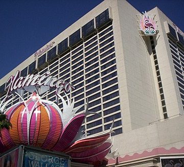 “Flamingo Las Vegas: Dive into an Island Paradise of Entertainment and Pink Flamingos!”